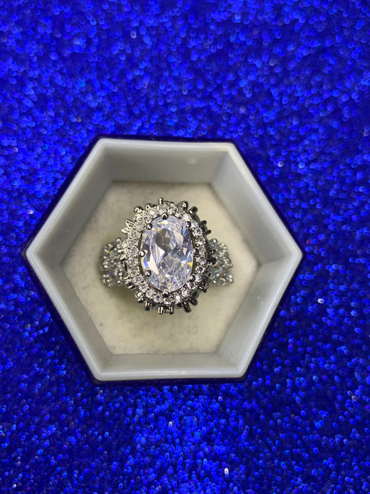 Stylish silver ring For Women with beautiful style