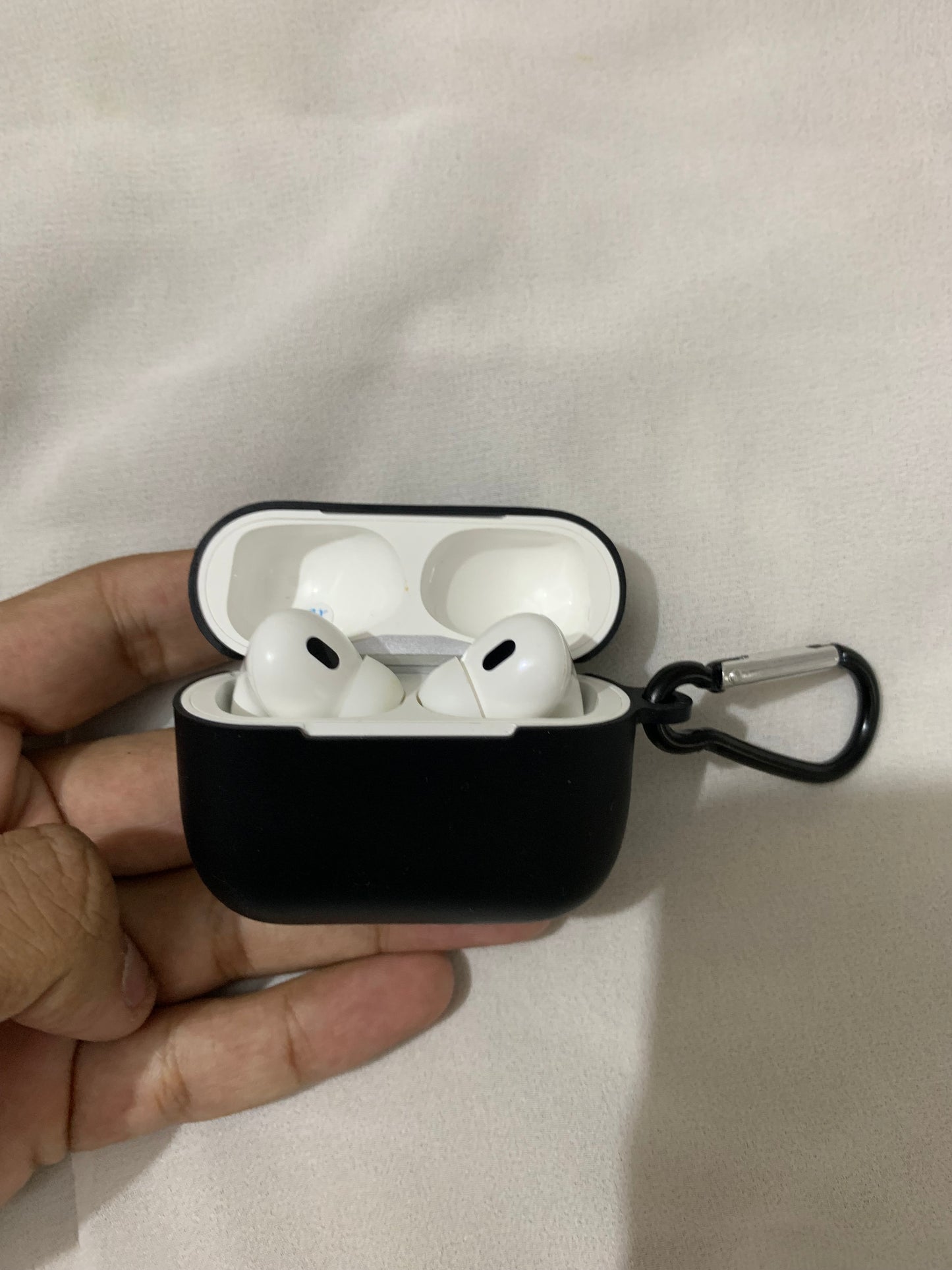 Super Bass EarBuds  With Excellent Noise Cancellation With Cover