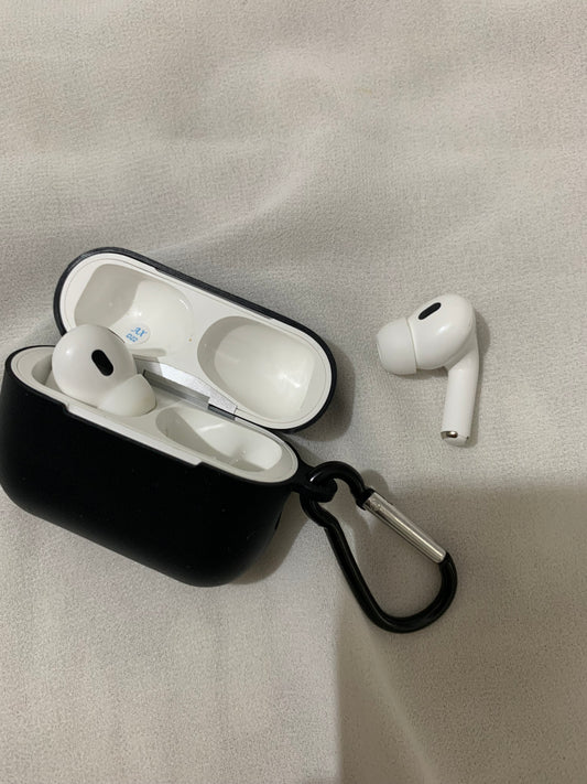 Super Bass EarBuds  With Excellent Noise Cancellation With Cover