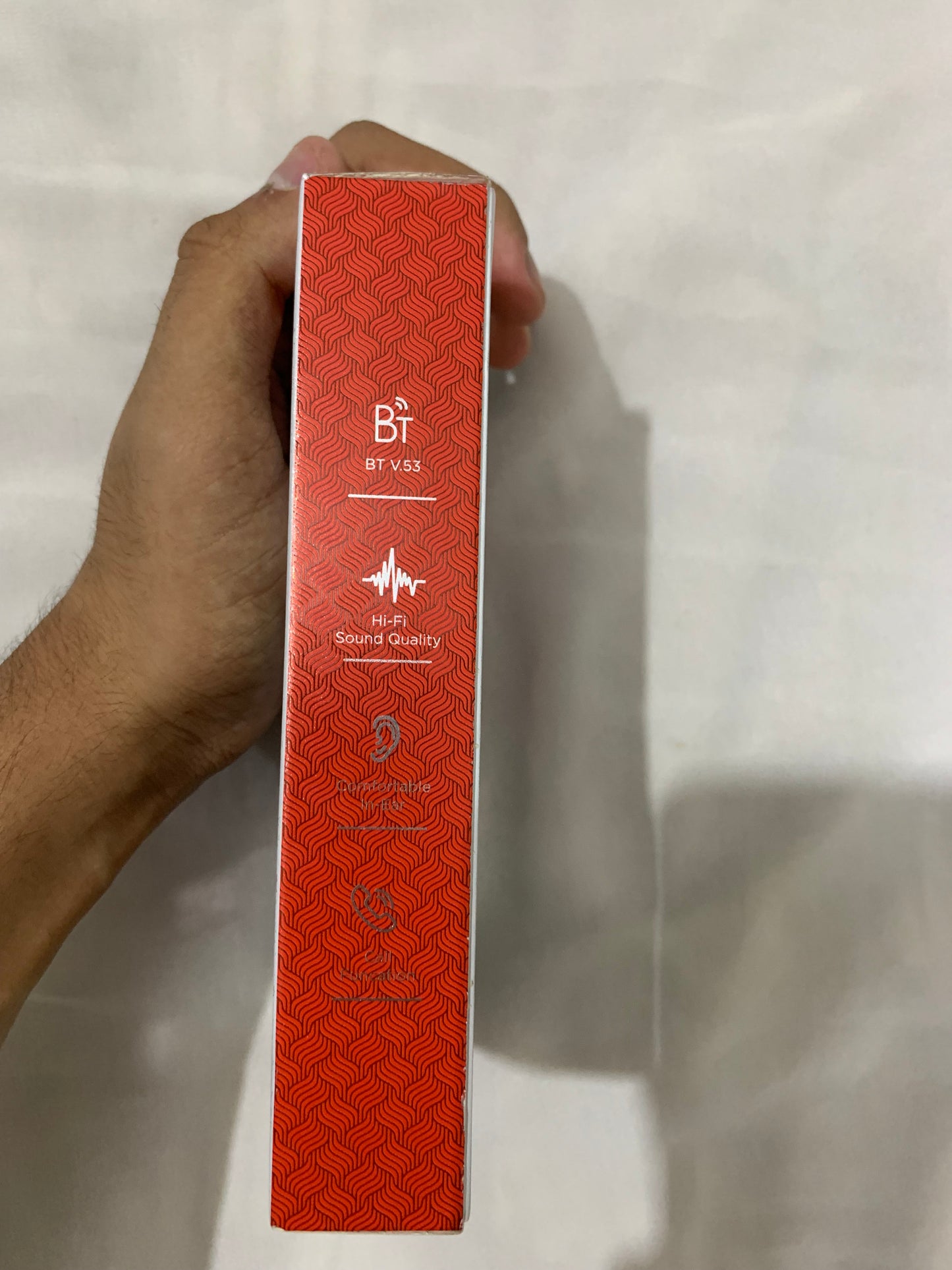 Super Bass EarBuds  With Excellent Noise Cancellation With Cover